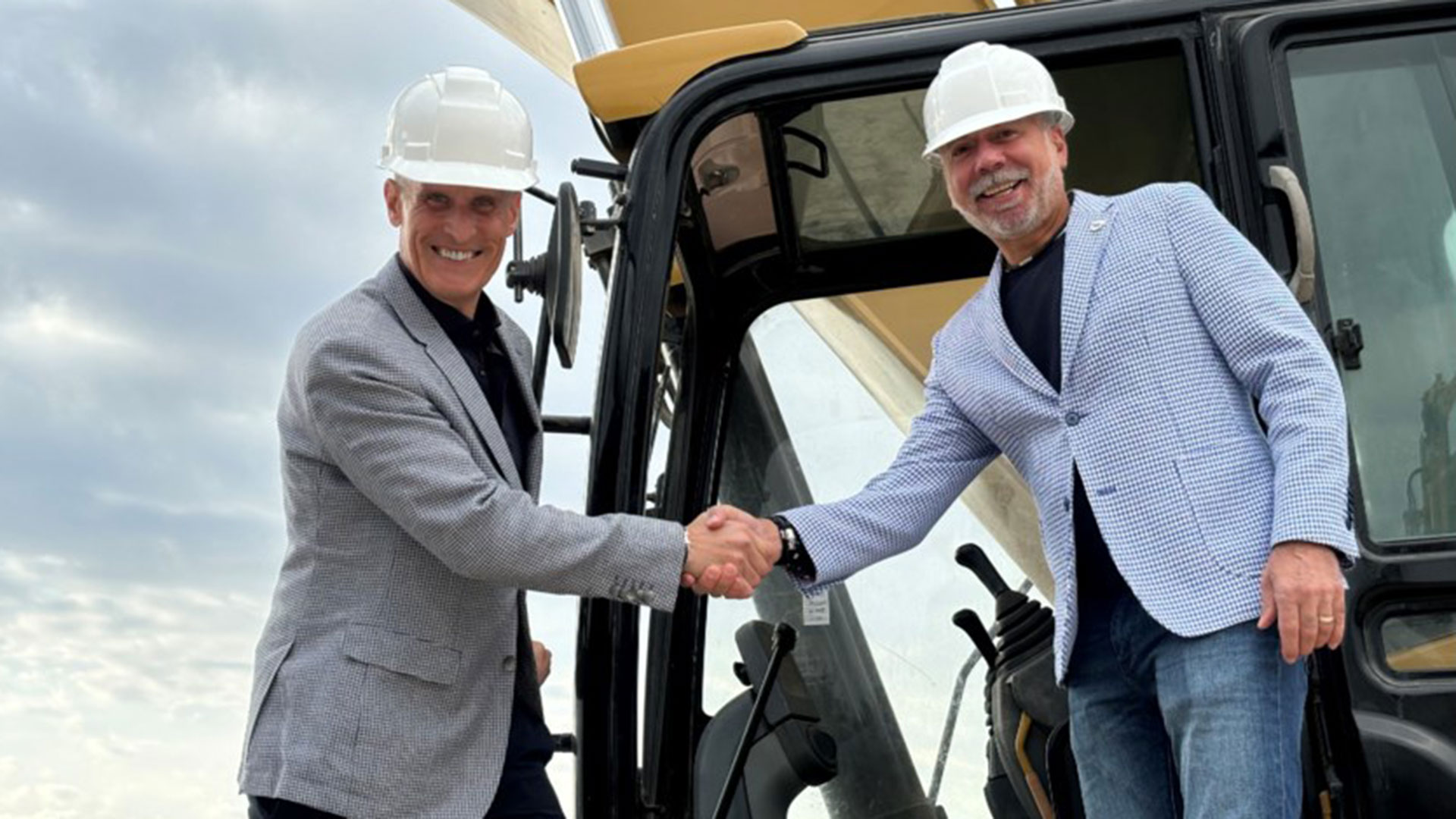 Mayor and Developer shaking hands